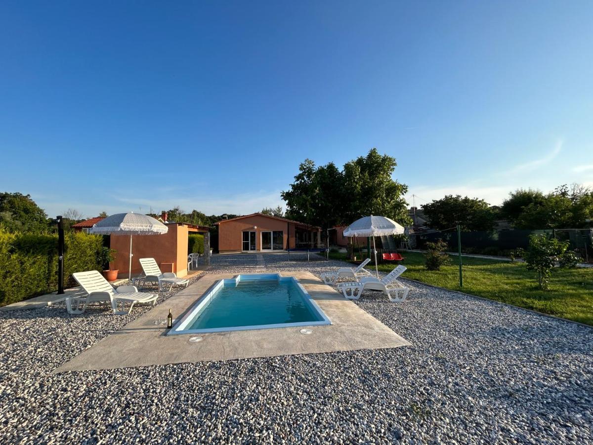 فيلا Dora House With Wifi And Outdoor Swimming Pool بولا المظهر الخارجي الصورة