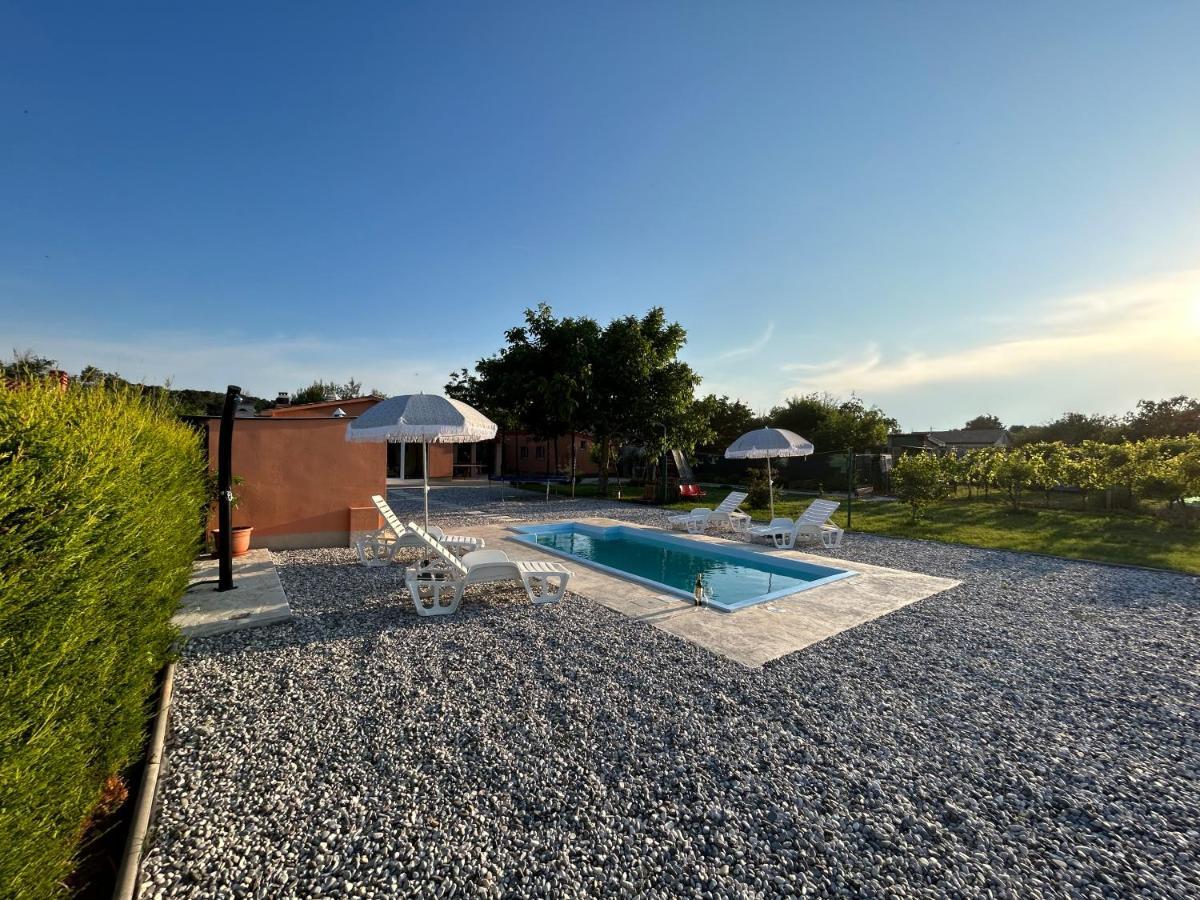 فيلا Dora House With Wifi And Outdoor Swimming Pool بولا المظهر الخارجي الصورة
