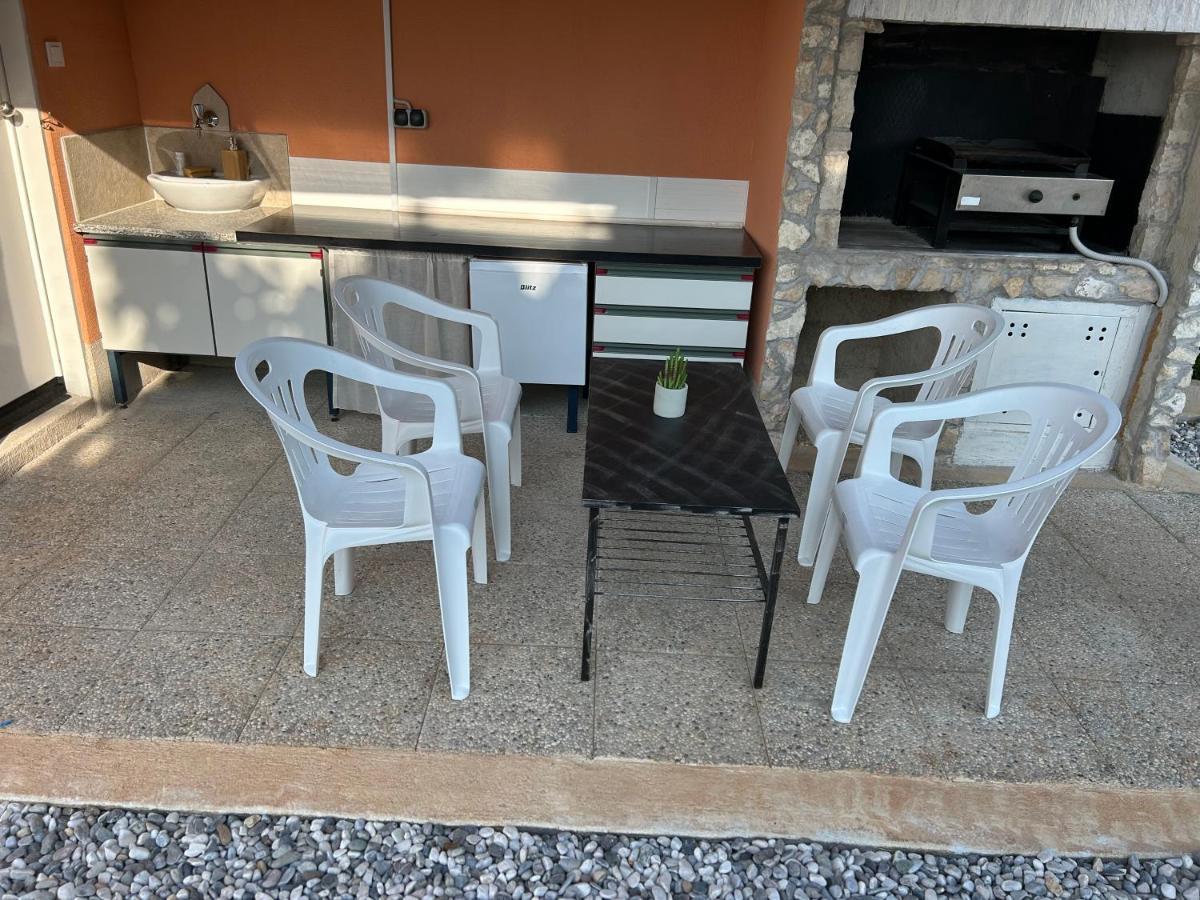 فيلا Dora House With Wifi And Outdoor Swimming Pool بولا المظهر الخارجي الصورة