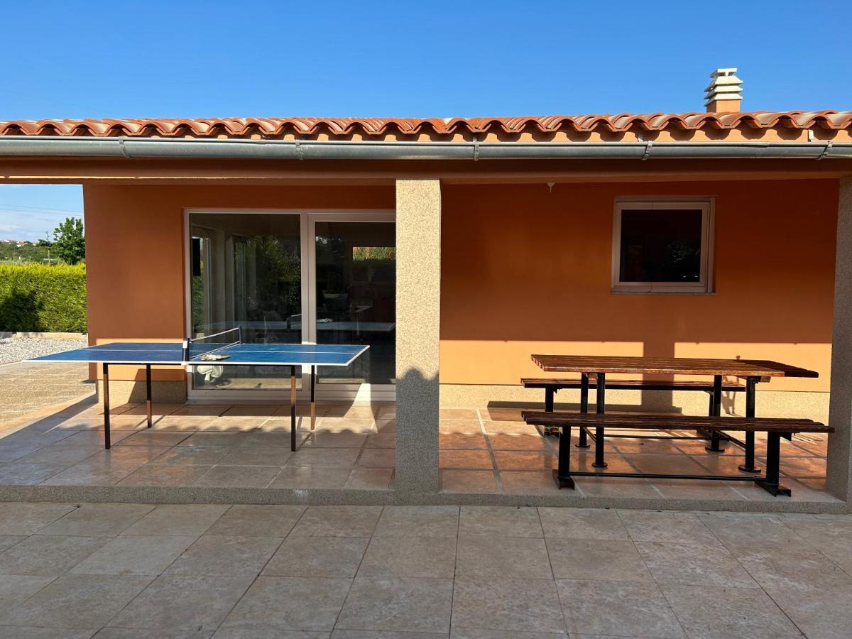 فيلا Dora House With Wifi And Outdoor Swimming Pool بولا المظهر الخارجي الصورة