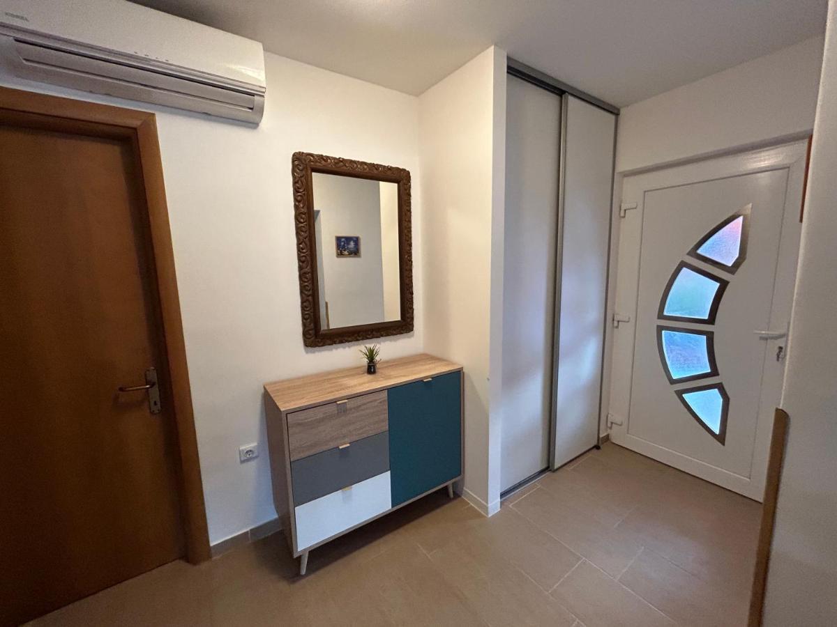فيلا Dora House With Wifi And Outdoor Swimming Pool بولا المظهر الخارجي الصورة