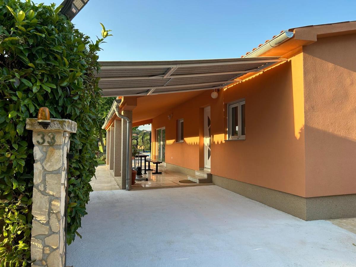 فيلا Dora House With Wifi And Outdoor Swimming Pool بولا المظهر الخارجي الصورة