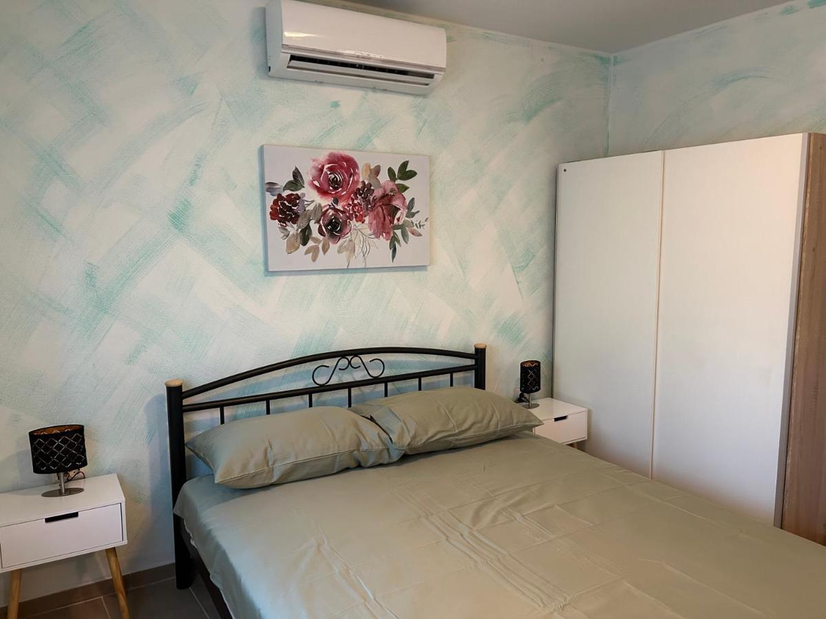 فيلا Dora House With Wifi And Outdoor Swimming Pool بولا المظهر الخارجي الصورة